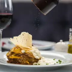 Gdzie zjeść w Rynie? Odkryj najlepsze restauracje i smaki