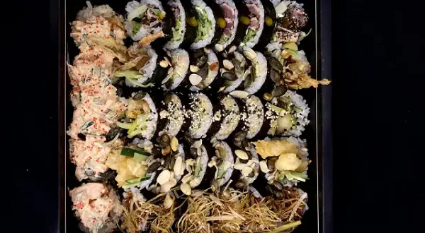 Jakie składniki do sushi są niezbędne? Lista i porady dla początkujących