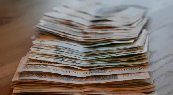 Jak odzyskać zaliczkę z biura podróży i uniknąć dodatkowych kosztów